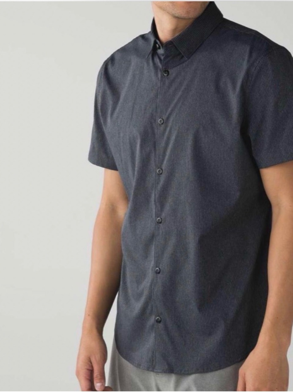 Lululemon Men's Short Sleeve Shirt
Button Down